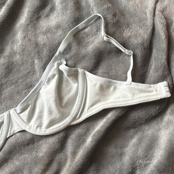 SKIMS Logo Underwire Bra in Frost -Limited Edition. - Picture 9 of 13